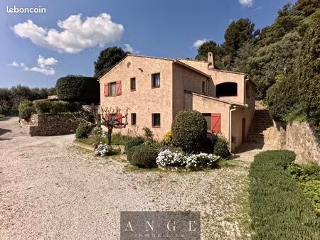 villa 6 pièces 186 m²