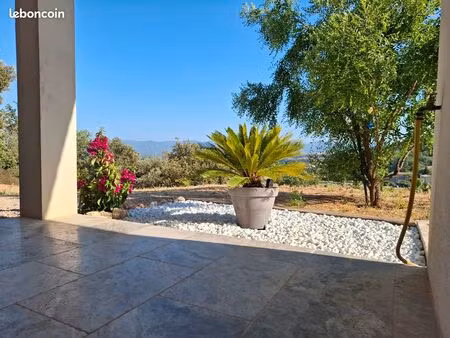 villa 5 pièces 120 m²