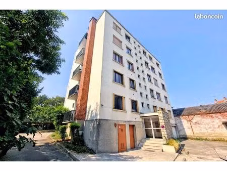 appartement 3 pièces 65 m²