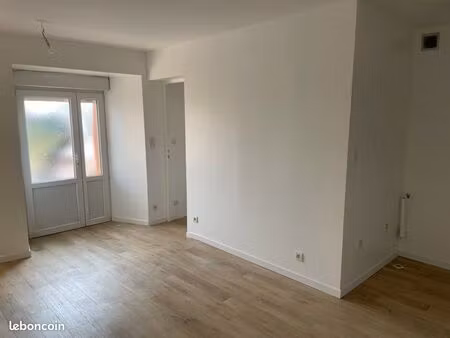 maison avec terrasse et jardin