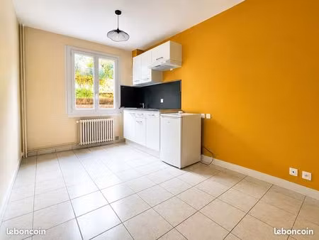 rodez t1 bis rénové - chauffage / eau inclus dans les charges
