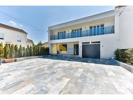 maison 7 pièces 188 m²