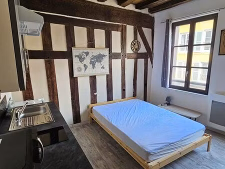 studio champenois plein centre ville - toutes charges comprises