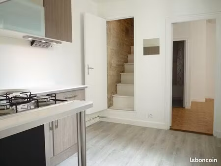 caen centre rue caponière. quartier « place des petites boucheries » t2 bis (2ch) duplex 4