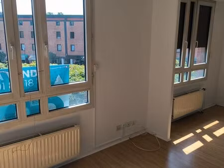 appartement t1bis meublé de 31 8 m² – évry-courcouronnes (hyper centre)