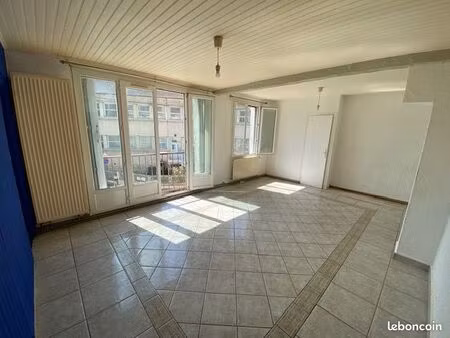 appartement t3 - 65m² - bouchon / parking / jardin