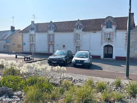studio 5 pièces 85 m²