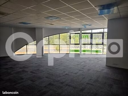 bureau 128 m²