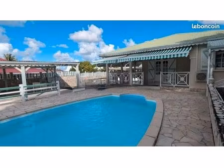 maison individuelle t3 piscine privée
