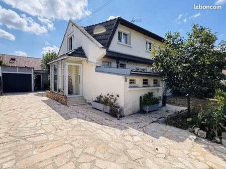 pavillon 7 pièces 113 m²