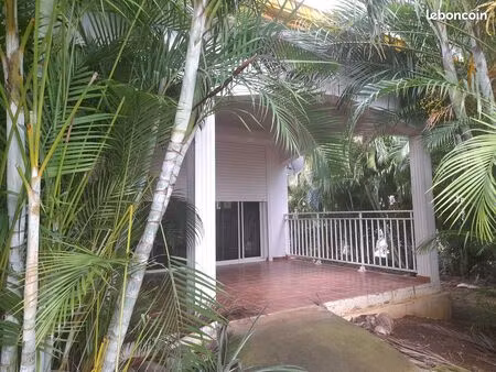 maison f3 sur 400m² de terrain clos deshaies secteur lacoque