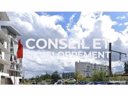 boutique 140 m² ris orangis