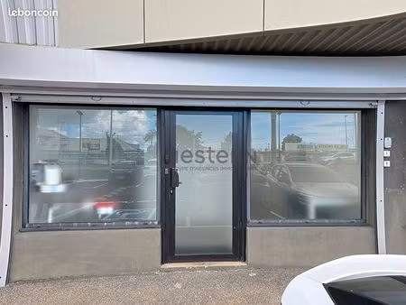 local 106 m² baie mahault
