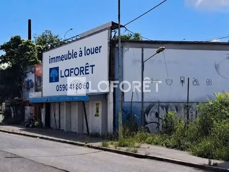 local 600 m² les abymes
