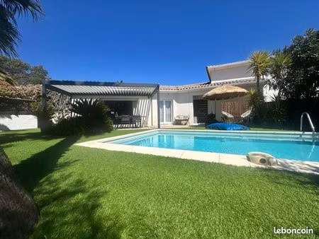 villa 6 pièces de 200m2