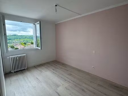 t3 - 84m2 avec garage et loggia vue sur les montagnes - quartier calme aurillac