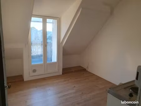 joli studio avec balcon