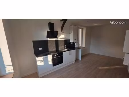 t2 34 m² rénové – vierzon – lumineux  dpe c  fibre  sécurisé  jardin