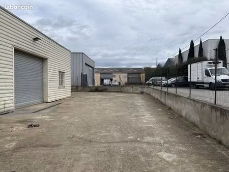 commerce 275 m²