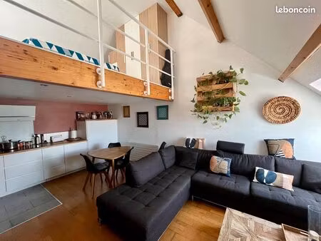 duplex atypique rénové 48 m² au sol + box fermé + climatisation réversible