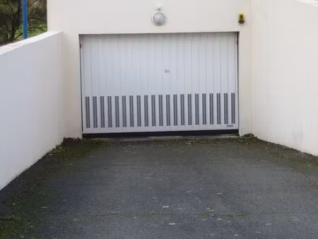 aytré parking à vendre