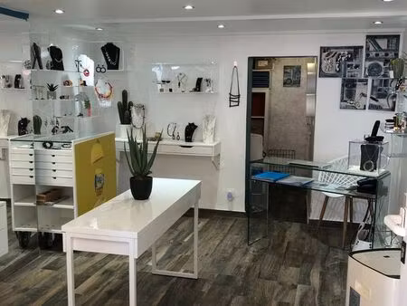 local commercial 18 m2 sanary sur mer
