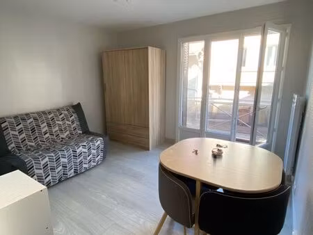 studio meublé avec balcon proche centre ville