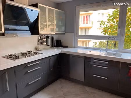 vends appartement 4 pièces de 75 43m2 + cave (7 67m2) + box (12 5 m2)