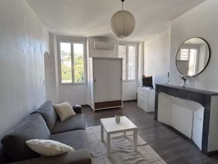 1. appartement meublé 28 m² avec balcon – centre draguignan