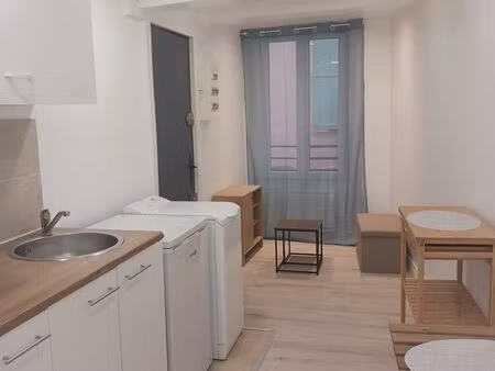 studio refait à neuf - entièrement meublé - avec chambre séparée