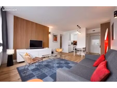 appartement 2 pièces 48m² entièrement rénové avec vue sur paris