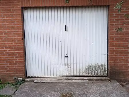 cherche location garage ou entrepôt environ lavandou  cavalière