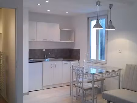 location studio meublé à cabasse