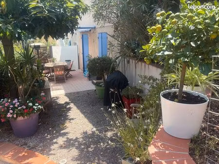 aux issambres   au calme  appartement en bas de villa de 3 chambres