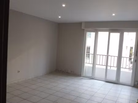 t3 appartement 63m2 parking cave ascenseur