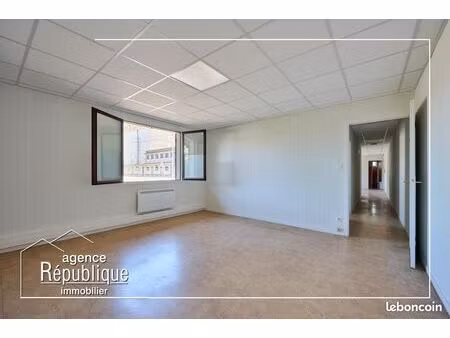 bureaux 105 m²