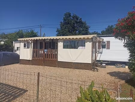 mobil-home terrain privé de loisirs