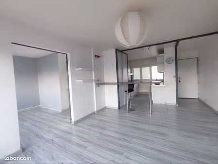 t4 75 m2 lumineux avec balcon cave parking