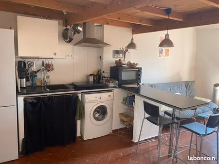 studio a louer à l'année hyeres centre pietonnier