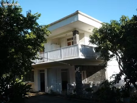 location f5 meublé bois de nèfles saint paul
