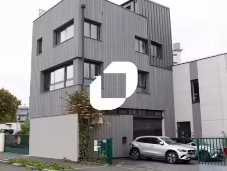 bureaux 105 m²