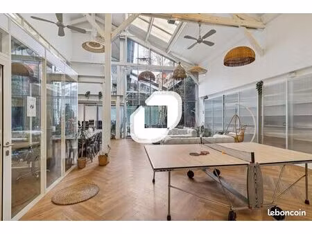 bureau 529 m²
