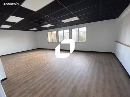 bureau 120 m²