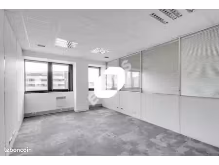 bureau 124 m²