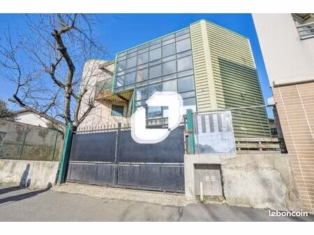 bureau 290 m²