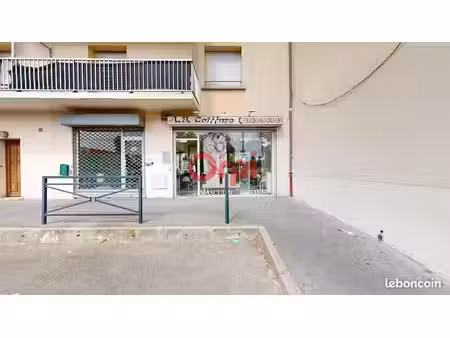 commerce 60 m²