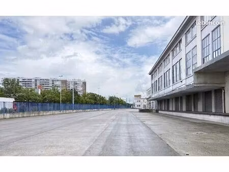 entrepôt 2400 m² bobigny