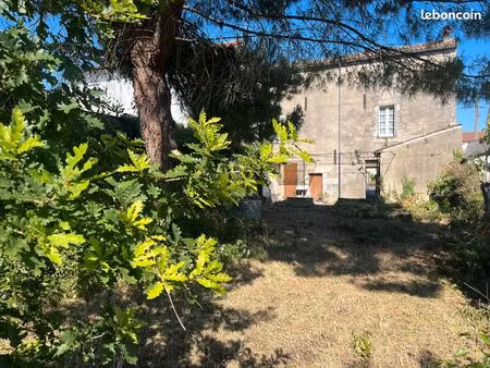 vend maison  le gond pontouvre tres bien place surface 120m2 à rénover jardin de 300m2