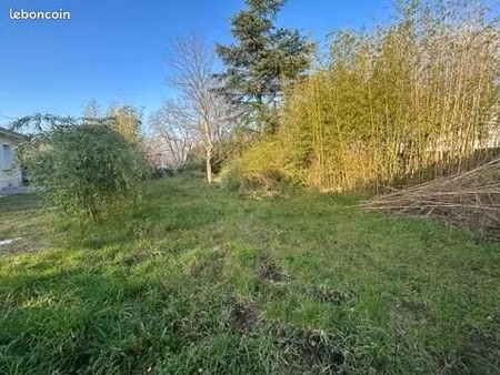 terrain 696 m² angouleme