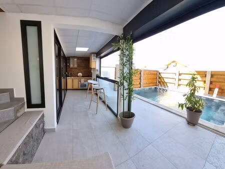 à vendre 2 lofts avec piscine dans complexe immobilier à saint-pierre